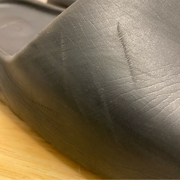 Adidas Yeezy Slides Onyx Black Mens Size 11 US HQ6448 - Picture 15 of 16